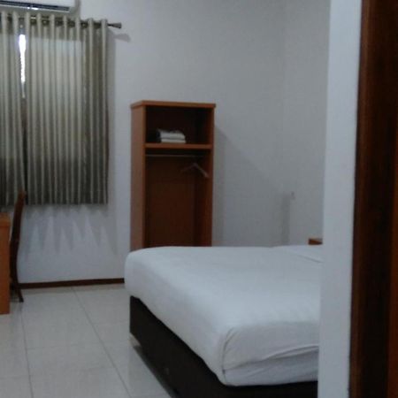 Aurora Hotel Siliwangi Cirebon Rum bild